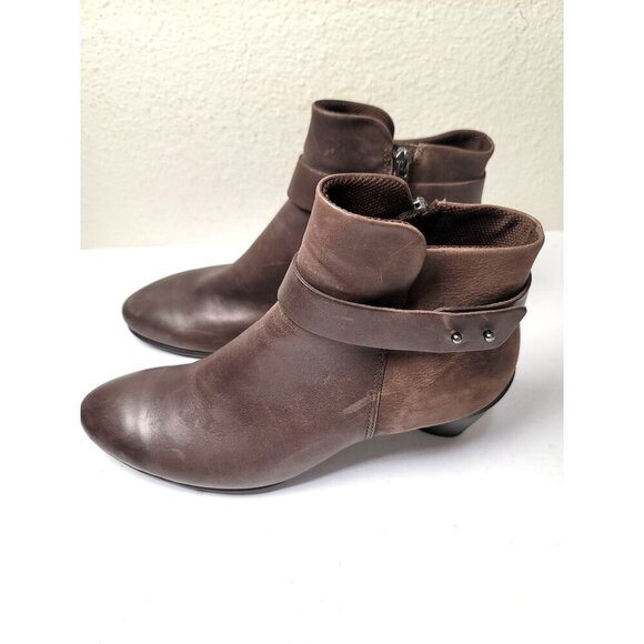 Ecco Brown Leather Ankle Heel Boots Strap & Side Zipper Closure Size 39 - Picture 4 of 13
